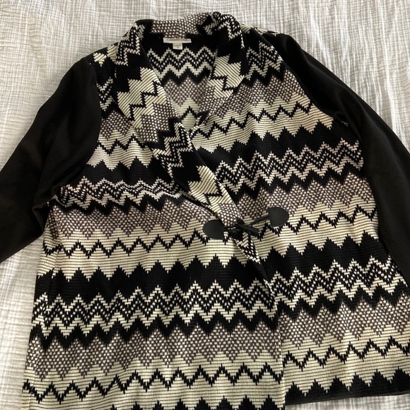 Coldwater Creek black and white chevron sweater/jacket with toggle close - Picture 1 of 6